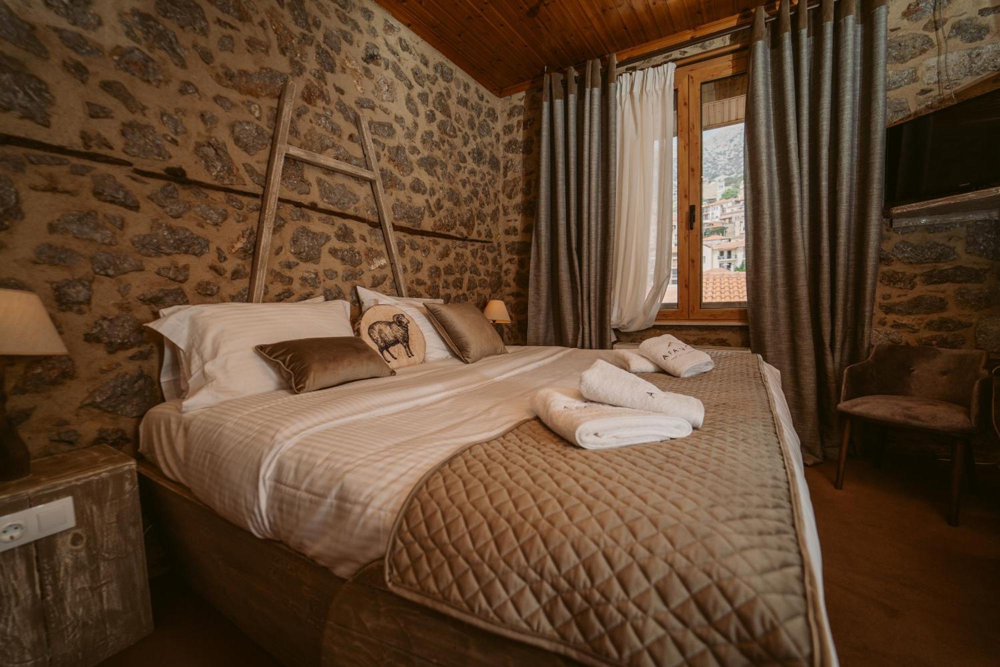 Afanos Guesthouse Arachova Exteriör bild
